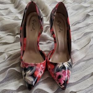 Floral print heals